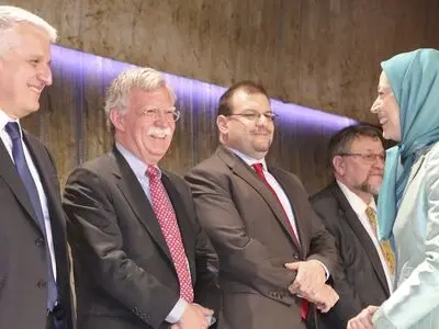 خاطره وزیر دفاع پیشین آمریکا از درخواست ملک عبدالله برای جنگ با ایران/ جان بولتون «نفوذی منافقین در کاخ سفید» است
