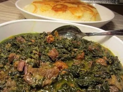 طرز تهیه خورش اسپناساک؛ طعمی بی‌نظیر از مازندران