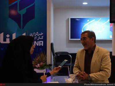 ما بی‌خیال هستیم اما دشمن بیدار/ بی‌وطنی را مدیون شهرهای آشوب‌زده‌ایم