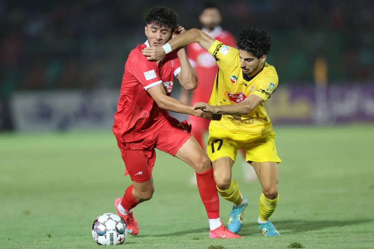 پرسپولیس ۱-۱ فجر: علیپور جلوی فاجعه را گرفت