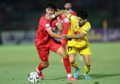 پرسپولیس ۱-۱ فجر: علیپور جلوی فاجعه را گرفت