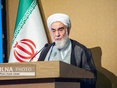 کسانی که در بیت‌المال شنا می‌کنند باید جوابگوی مردم باشند