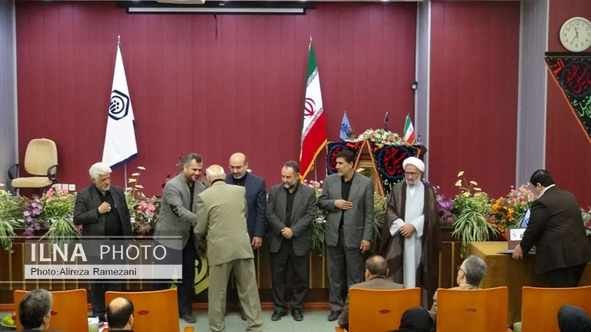 بازنشستگان نمونه تأمین‌اجتماعی قم تجلیل شدند