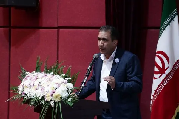 دولت چهاردهم باید به احزاب توجه ویژه ای داشته باشد