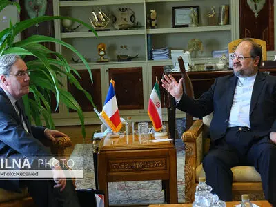 شریعتمداری: می‌توانیم تبادل نیروی کار را در دستور کار قرار دهیم/ فرانسه از نامزدی ایران در پست‌های بین‌المللی حمایت کند/ سفیر فرانسه: دنباله‌روی از سیاست آمریکا را درست نمی‌دانیم