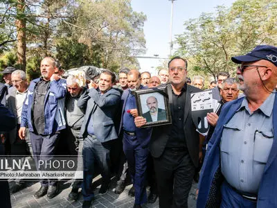 تشییع پیکر حسین حبیبی فعال کارگری پیشکسوت
