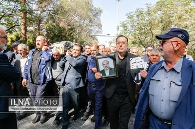 تشییع پیکر حسین حبیبی فعال پیشکسوت کارگری 