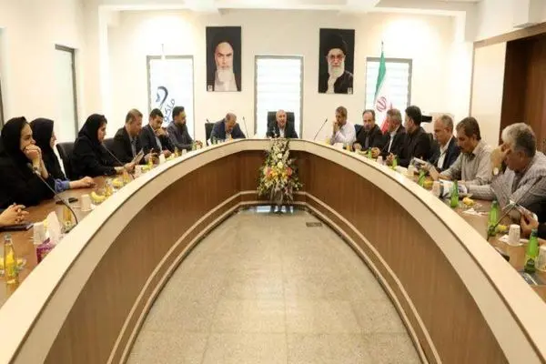 نشست اعضای کارگروه شورایعالی مناطق آزاد کشور با مدیرعامل سازمان منطقه آزاد ماکو با هدف بررسی و تصویب طرح جامع این منطقه