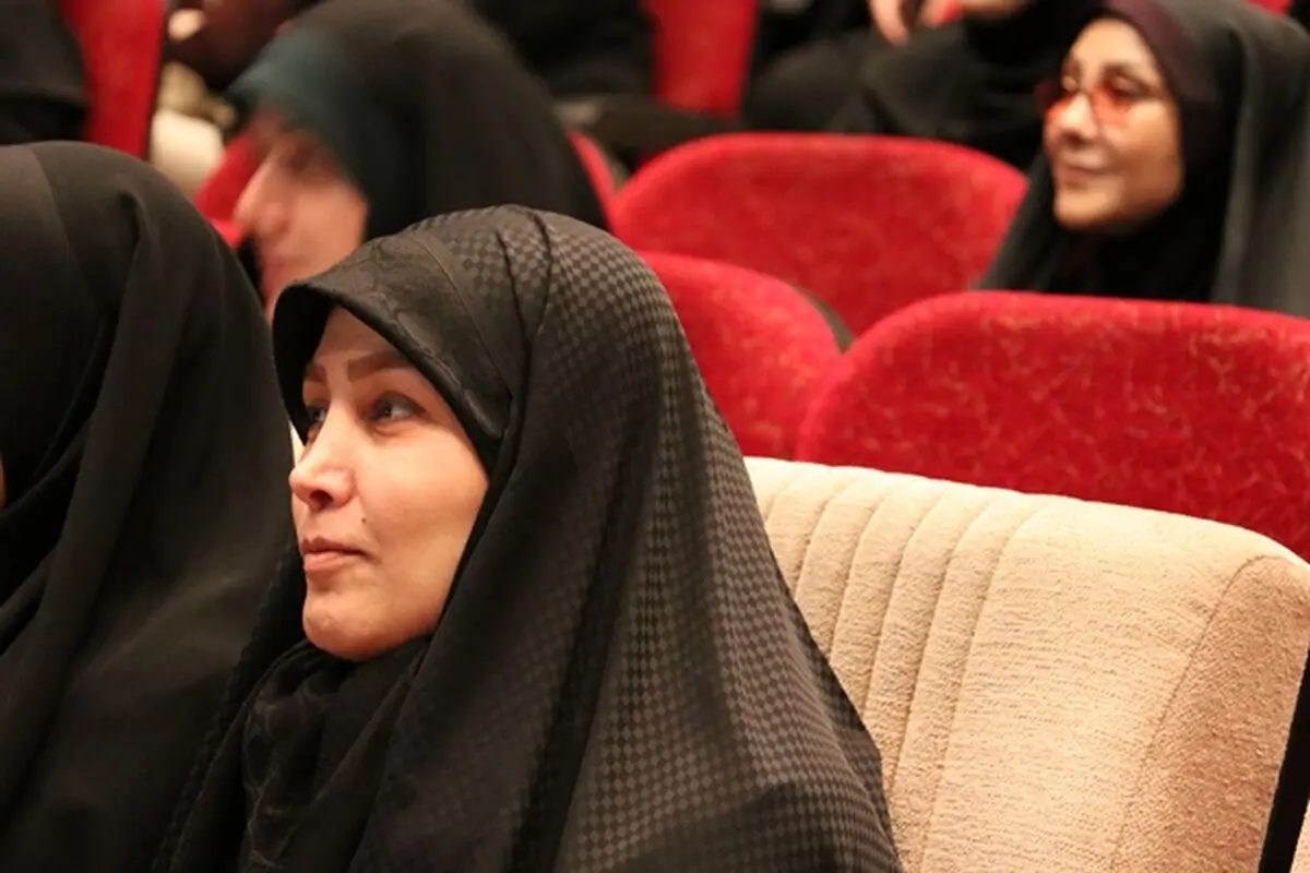 مشارکت حداکثری زنان در امور به رشد و تعالی جامعه کمک می کند 
