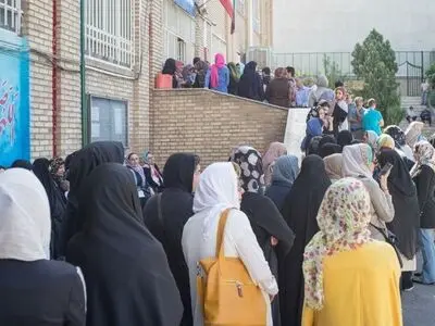 حضور ایرانی‌ها پای صندوق‌های رای گسترده بوده است/ انتخابات امروز، نوعی رفراندوم درباره برجام است