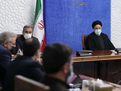 President Raisi orders cabinet to join forces to decrease inflation