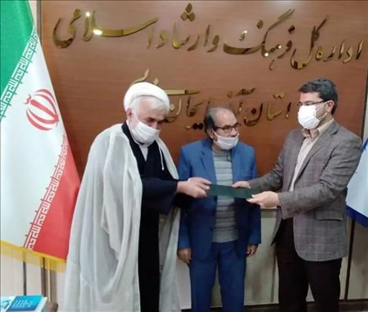 برگزیدگان جایزه کتاب سال ارومیه تقدیر شدند