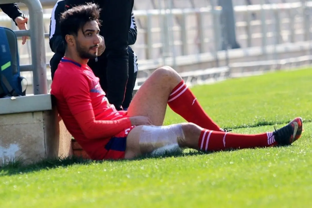 خشونت بالا در بازی درون تیمی پرسپولیس؛ بینی نعمتی خون آمد، امیری مصدوم شد
