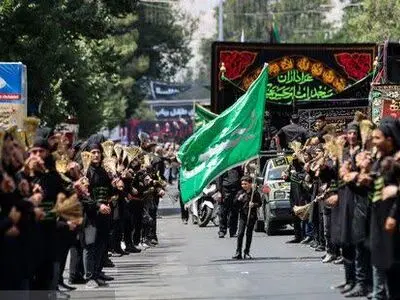 اقامه عزای عاشورا در آذربایجان غربی/نوای "شاه حسین گویان" در گوشه‌گوشه دیار عاشقان طنین‌انداز شد