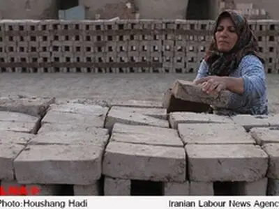 بازدید علی ربیعی وزیر تعاون، کارو رفاه اجتماعی از کوره پزخانه های شهرستان ورامین