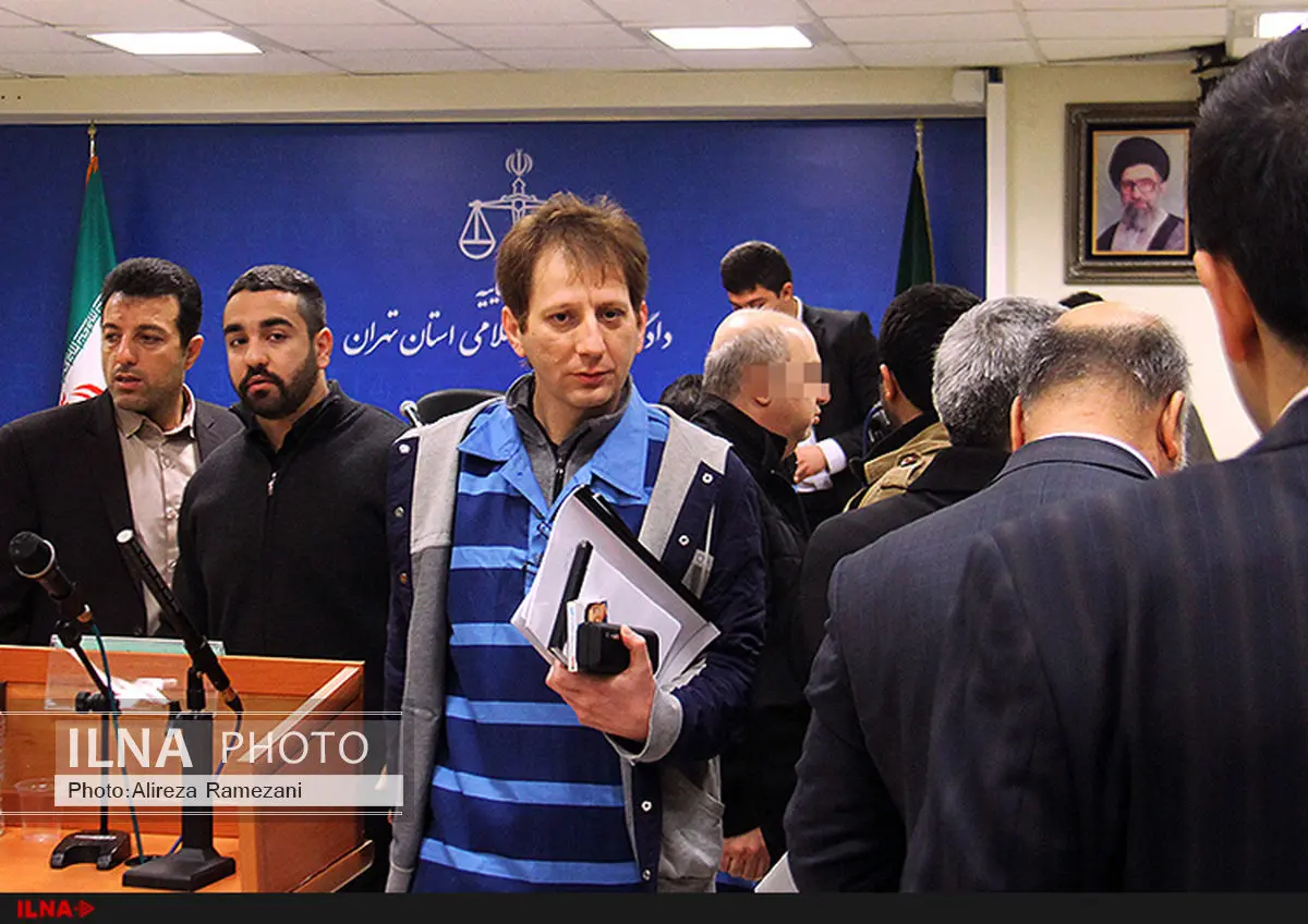 پای حج و زیارت هم به پرونده زنجانی باز شد/ اشک متهم ردیف سوم در آمد