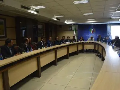 ارج نهادن به کار و کارگران باید از مسئولان آغاز شود/ مستغلات، واردات و مؤسسات مالی؛ سه عامل ضربه‌زننده به فرآیند تولید