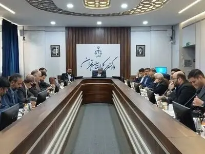 پرونده‌های جنایات جنگی دشمنان باید با پیوست حقوقی دنبال شود