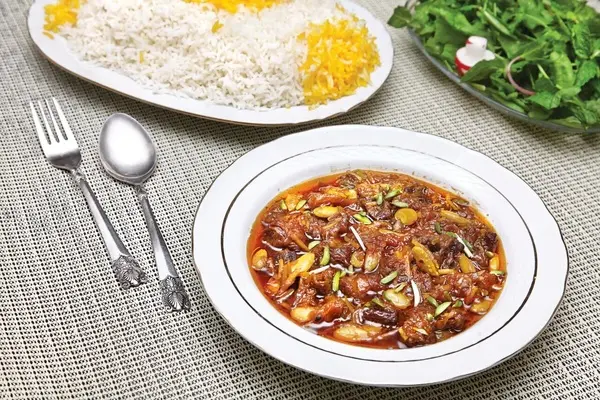 خورش پسته و بادام؛ خورتش هیچان انگیز و خوشمزه