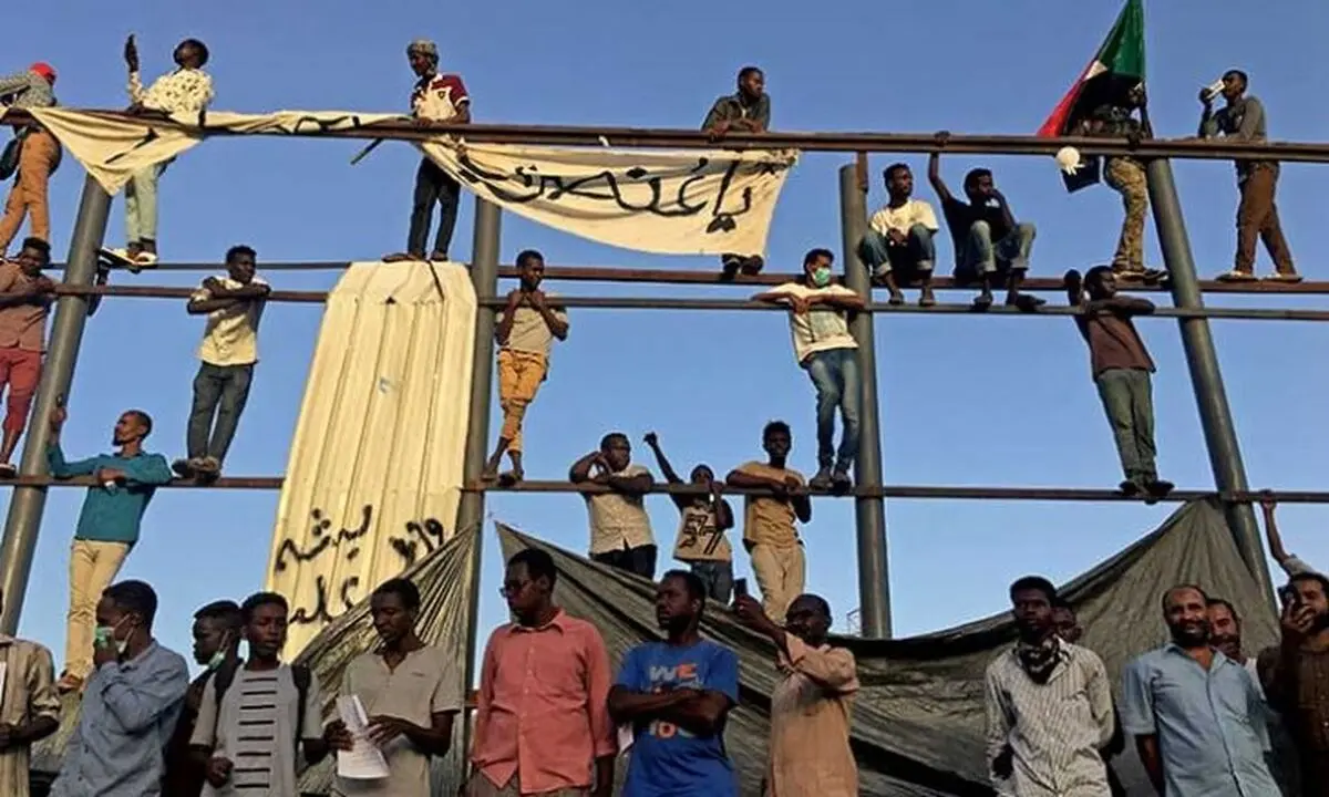 افزایش فشارها بر عمر البشیر برای انتقال سیاسی قدرت 
