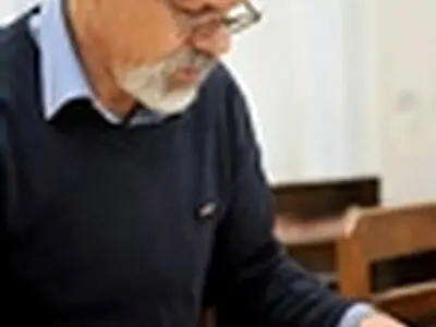 جهانگیریان رمان خود را با حمایت از محیط‌بانان به اتمام رساند