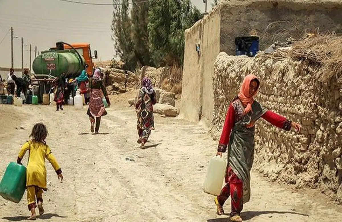 دولت تدبیر و امید آرزوهای مردم را بر باد داد/ سهم جوانان ما از زندگی فقط غصه خوردن است/ مبنای انتصابات درکشور اقتصادسالاری است/ نگاه ما به مرزها نباید تنها امنیتی باشد