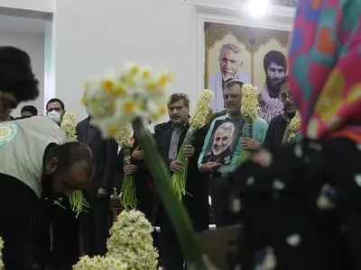 کاروان گل نرگس خوزستان با ۲۳ هزار شاخه گل رهسپار کرمان شد
