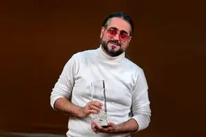 دلنوشته سعید نجاتی برای وطن و مردم ایران/ عاشق شما هستم که معنای سمت درست تاریخ هستید