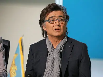 رضا رویگری در بیمارستان بستری شد
