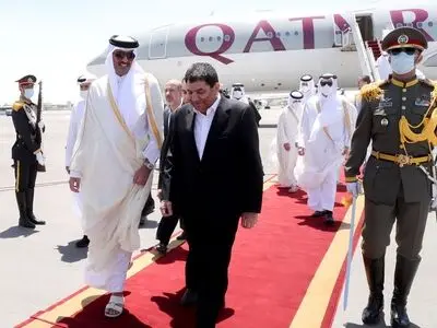 ورود امیر قطر به تهران با استقبال مخبر