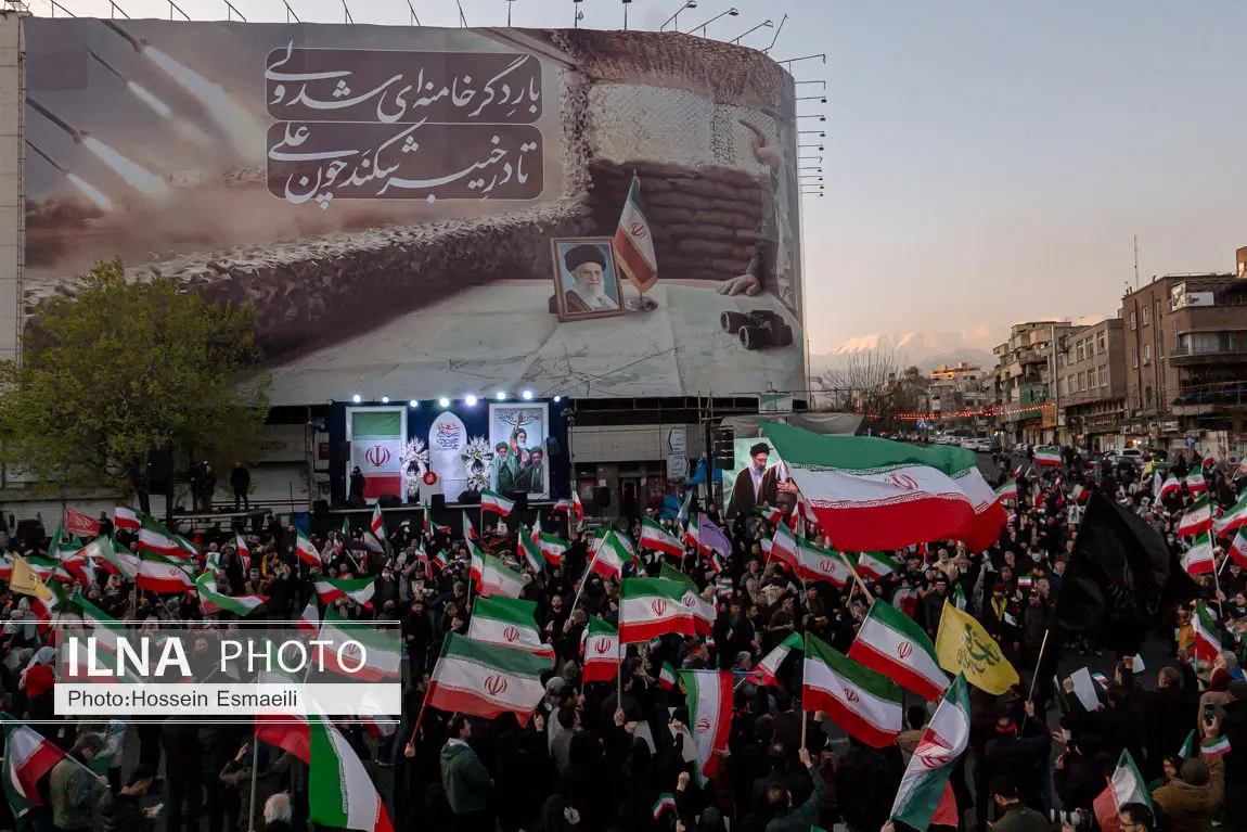 آیین وداع با پیکر شهدای ناوشکن «دنا» 