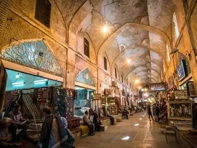 نصب 35 دوربین نظارتی با هدف پیشگیری از مخاطرات احتمالی در بازار تاریخی اراک