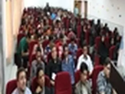 همایش فراخوان دانشجویان جدید الورود کانون هلال احمر آران و بیدگل