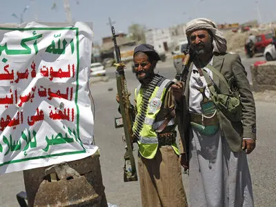 سلاح الجو الیمنی یستهدف قاعدة جویة عسکریة جنوب السعودیة