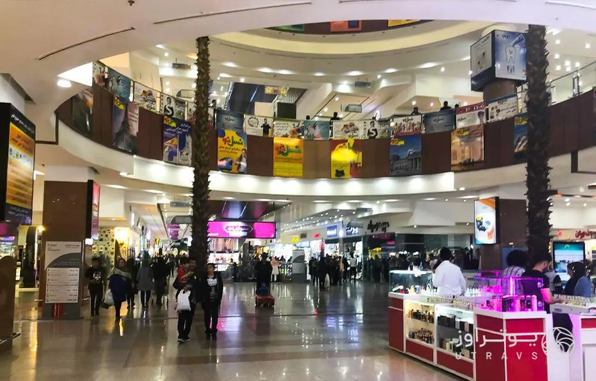 سردی بازار پوشاک شیراز در آستانه سال نو/بسیاری مردم قدرت خرید لباس برای یک فرزندشان هم ندارند