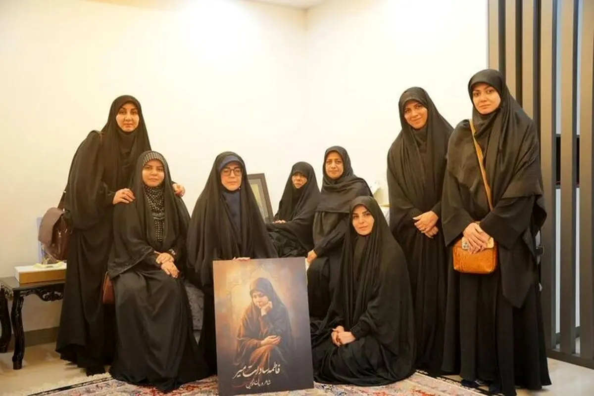 دیدار شاعران و نویسندگان با خانواده شهید هنرمند فاطمه‌سادات میر