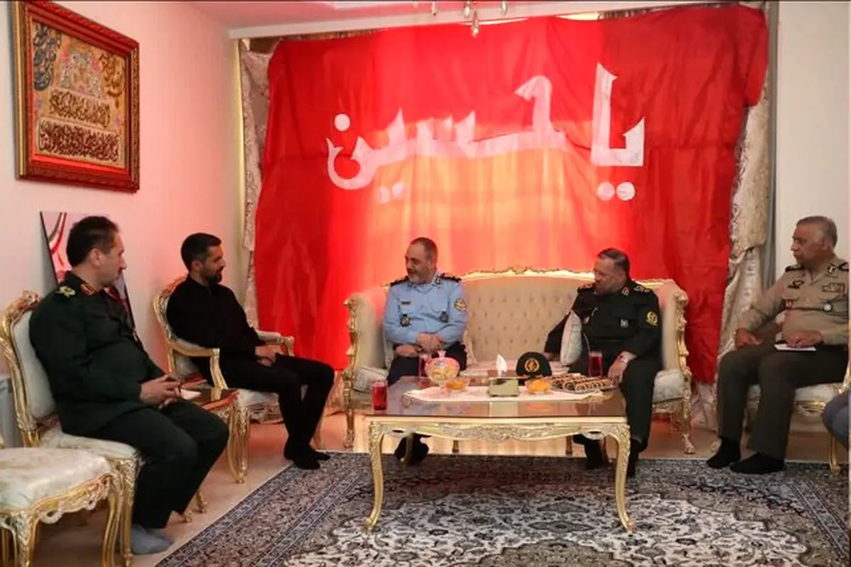 دیدار وزیر دفاع با خانواده شهید ربانی