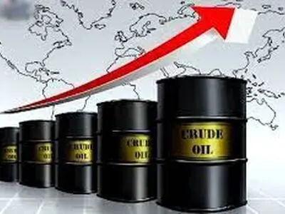ارتفاع حجم إنتاج النفط الإیرانی بنسبة 16.1 بالمائة خلال العام الماضی