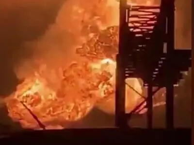 آتش‌سوزی در پالایشگاهی در فیلادلفیای آمریکا