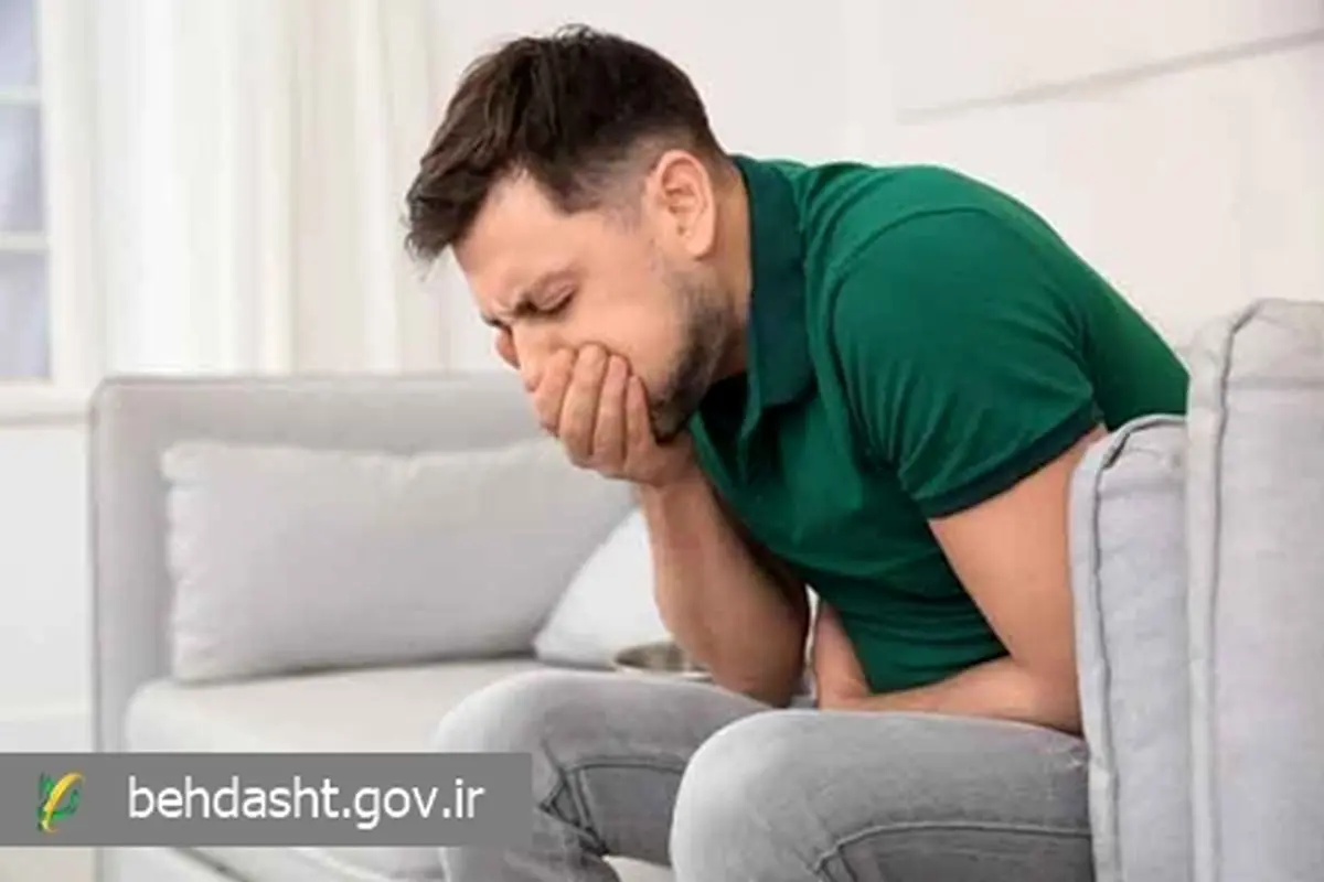 خوراندن هر مادهای به فرد دچار مسمومیت خطرناک است