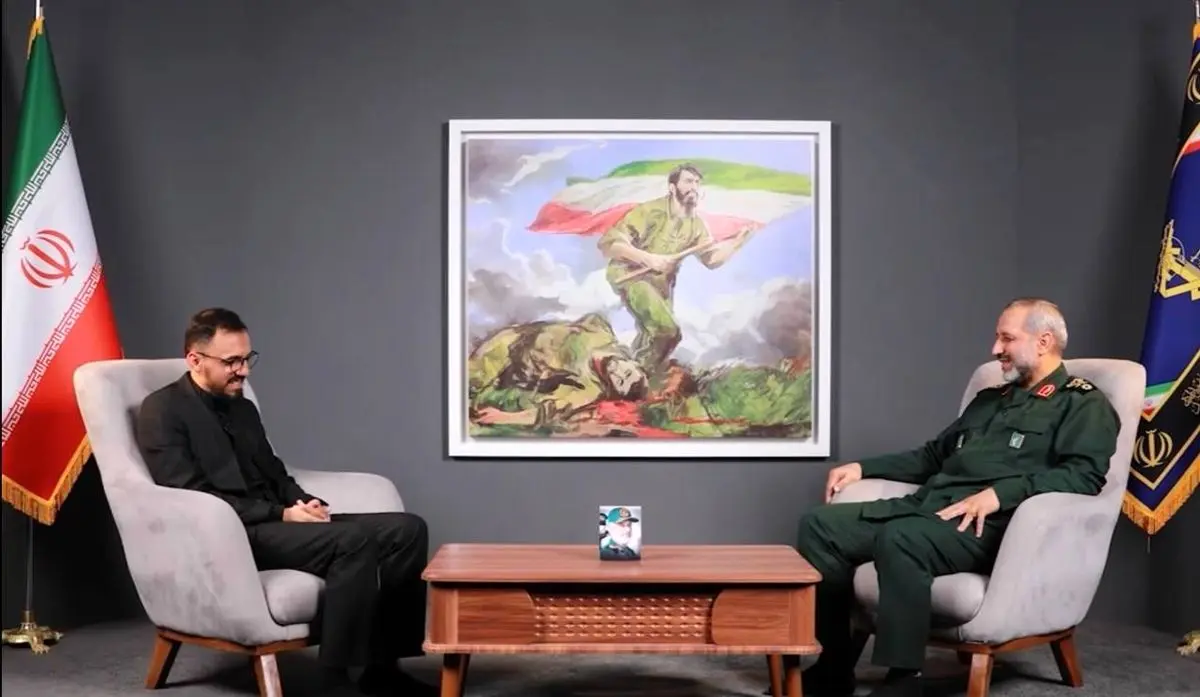 روحالامین اثرش را به فرمانده هوافضای سپاه پاسداران انقلاب اسلامی تقدیم کرد