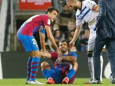 آگوئرو به دنبال غرامت از بارسا: پولم را بدهید!