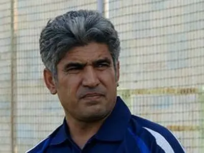 خرمزی: بازیکنی از تیم ما خارج نمی شود/ یک نفر بزرگتر باید بالای سر تیم باشد