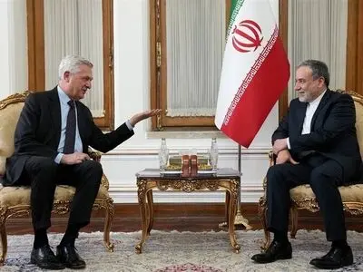 Araghchi meets UN High Commissioner for Refugees