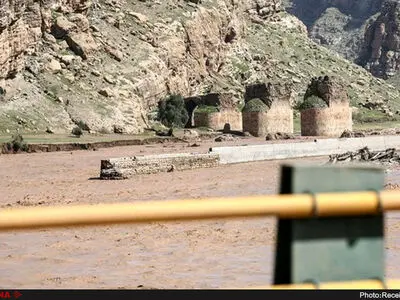 بررسی وضعیت بازسازی مناطق سیل زده به استان لرستان