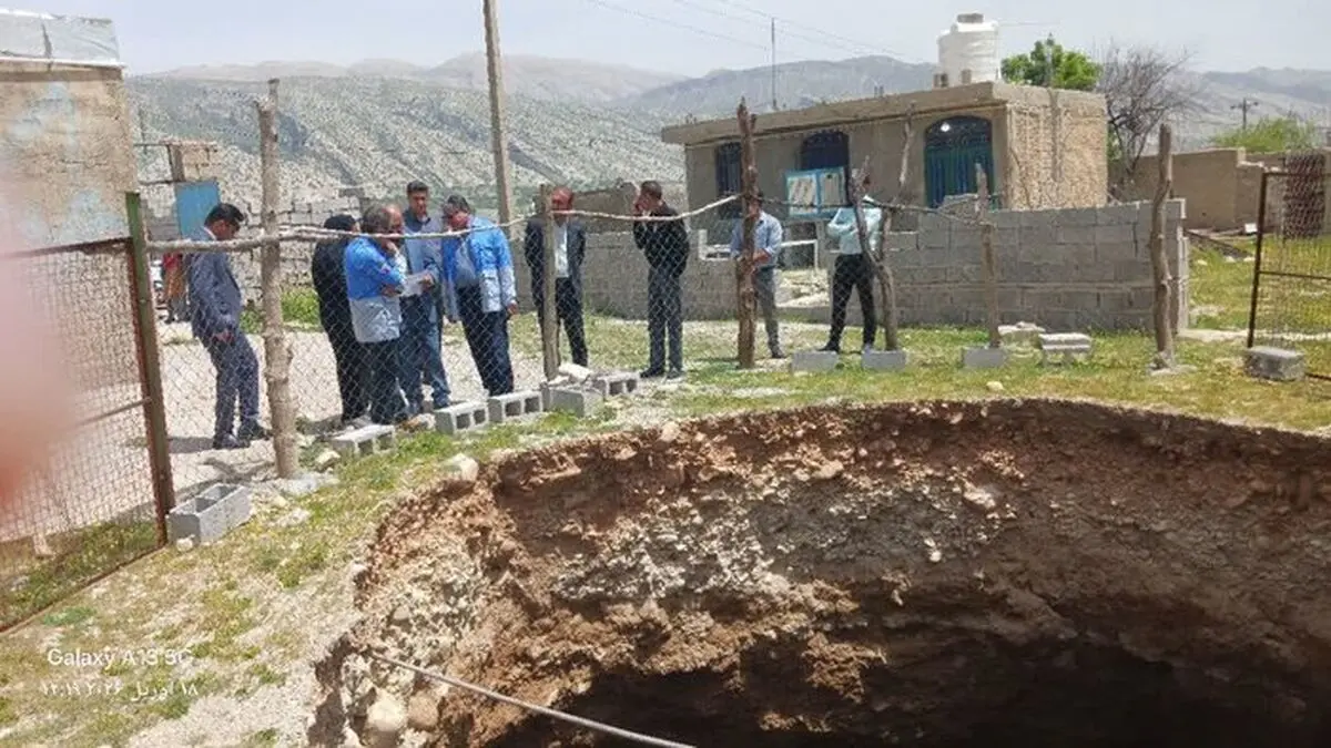 فرماندار میاندورود: فرونشست جاده سورک - نکا بدون خسارت مهار شد