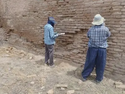 مرمت اضطراری دیواره جنوبی کاروانسرای ینگی امام آغاز شد