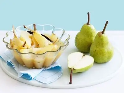 طرز تهیه کمپوت گلابی و راز خوشمزه شدن آن