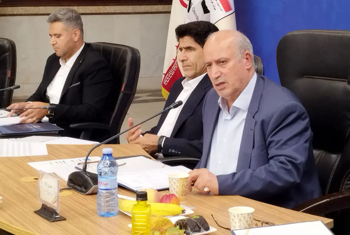 نواقص ورزشگاه سردارآزادگان قزوین به‌سرعت برطرف شود