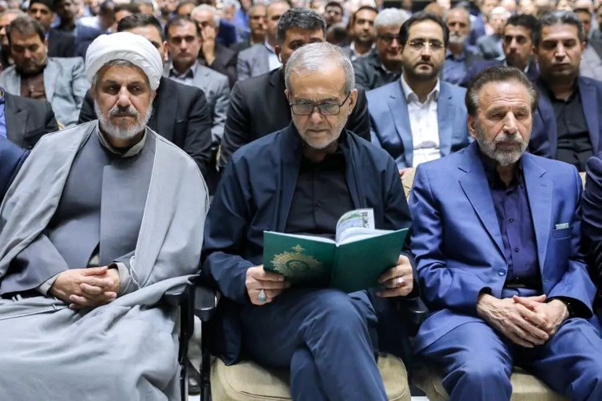 حضور پزشکیان در مراسم یادبود حسین طیبنیا